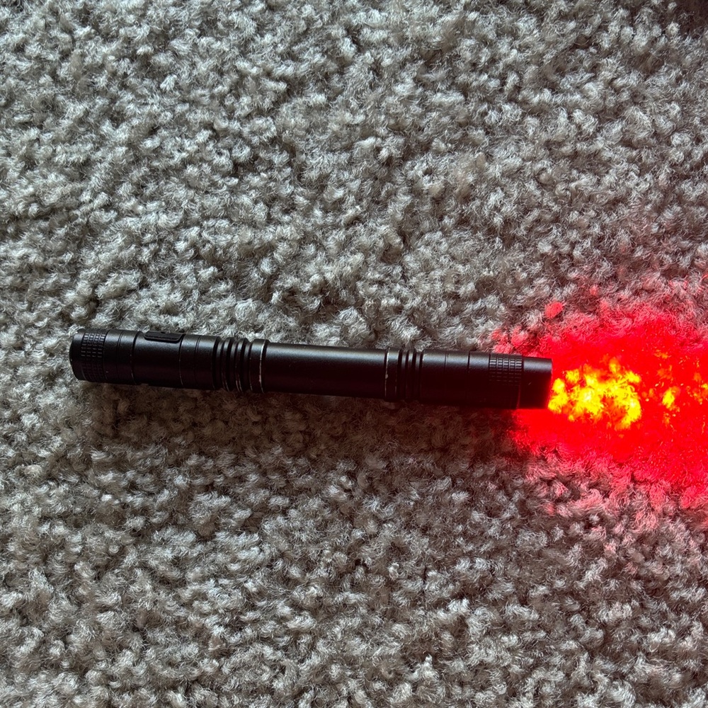 Black Red Light Flashlight